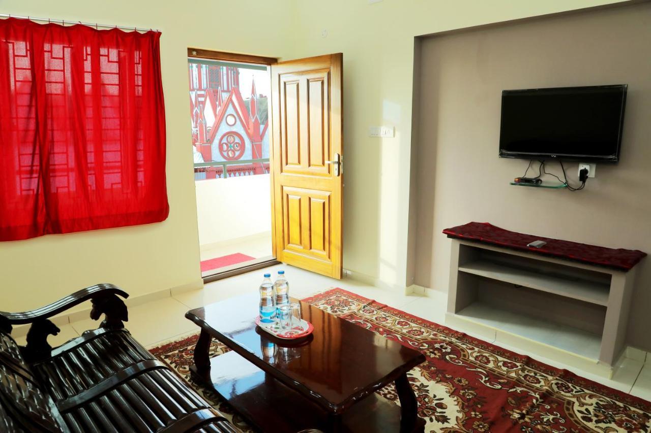 Lia'S Homestay Puducherry Buitenkant foto