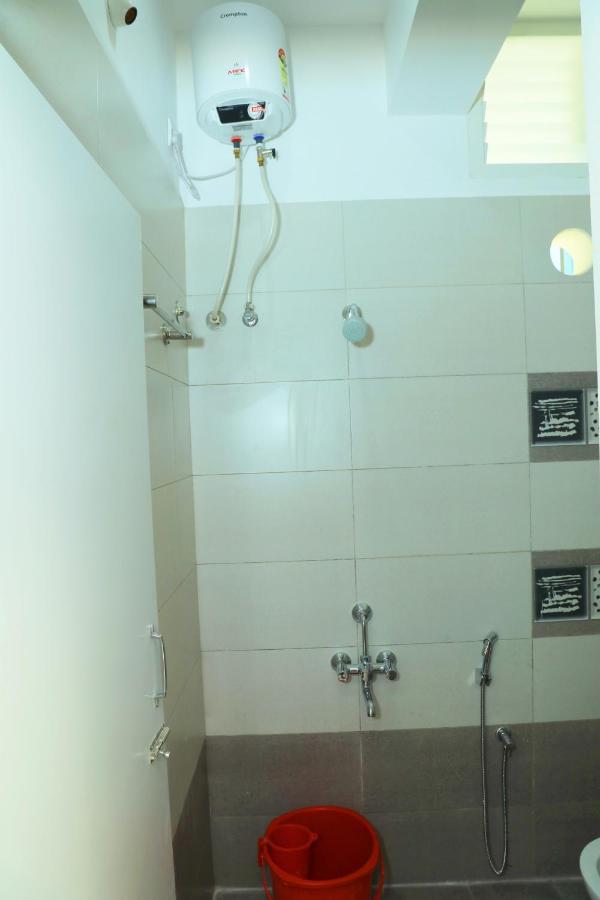 Lia'S Homestay Puducherry Buitenkant foto