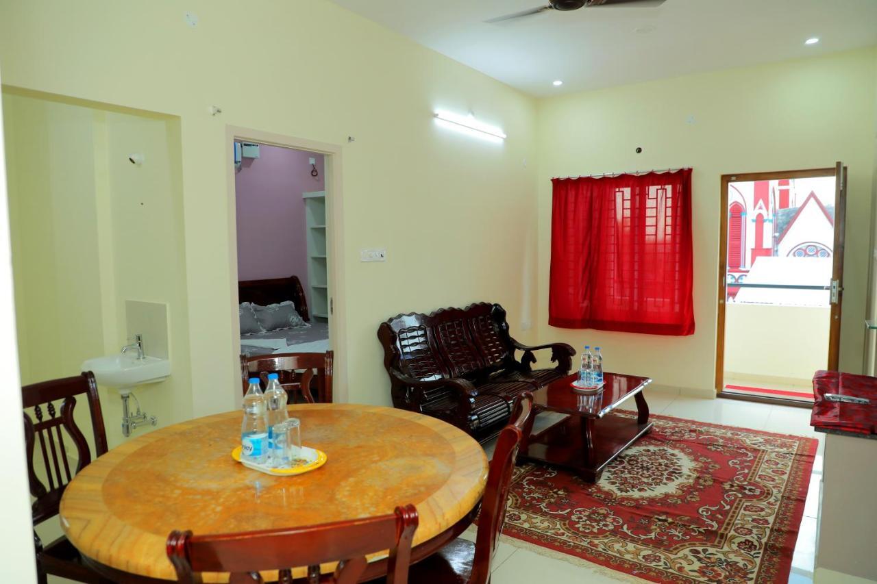 Lia'S Homestay Puducherry Buitenkant foto