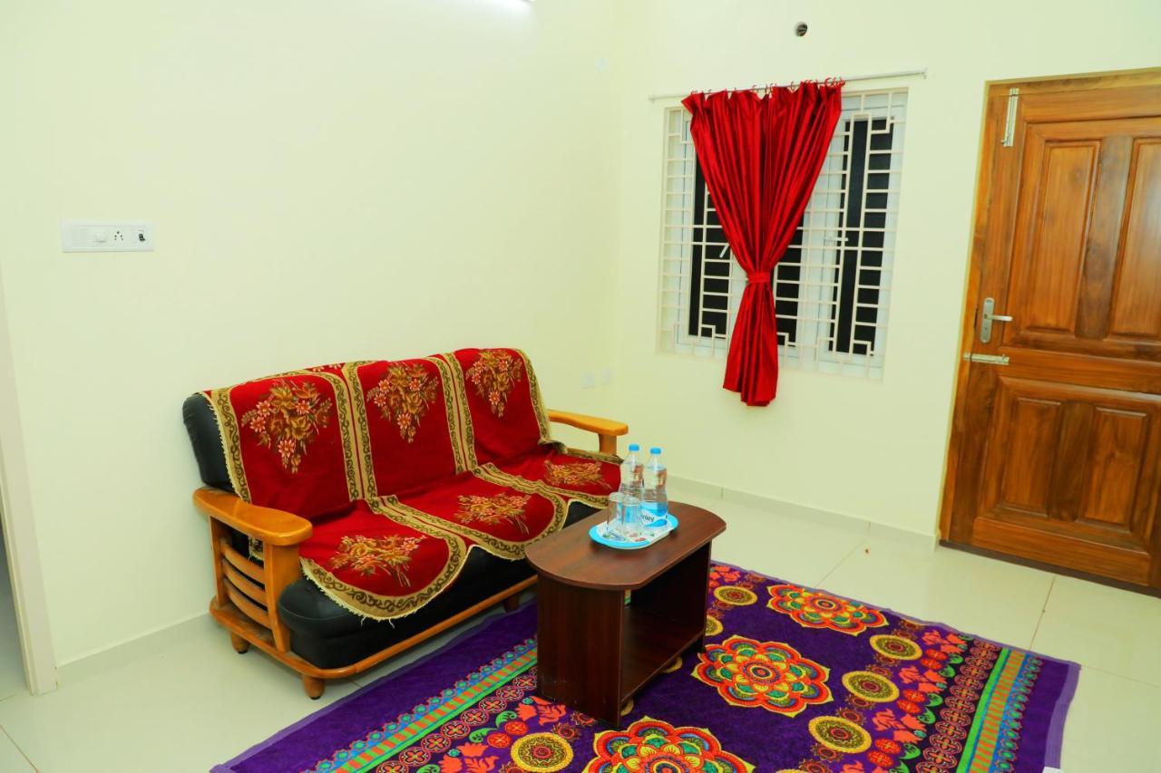 Lia'S Homestay Puducherry Buitenkant foto