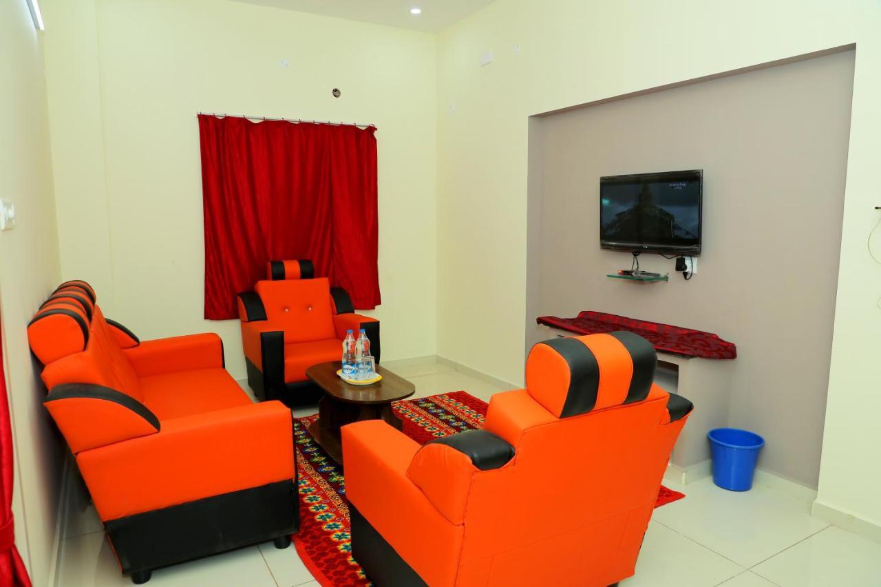 Lia'S Homestay Puducherry Buitenkant foto