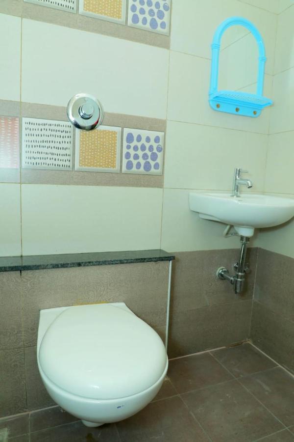 Lia'S Homestay Puducherry Buitenkant foto