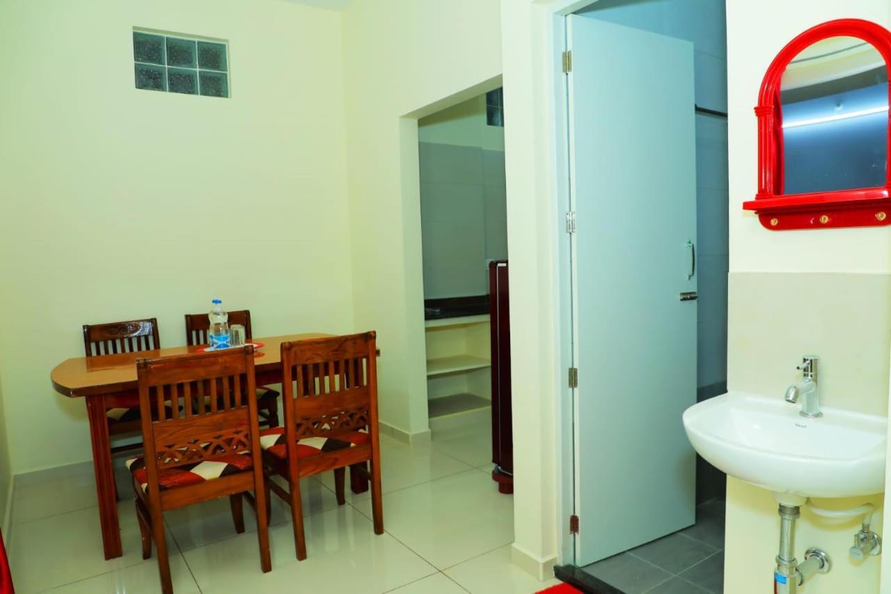 Lia'S Homestay Puducherry Buitenkant foto