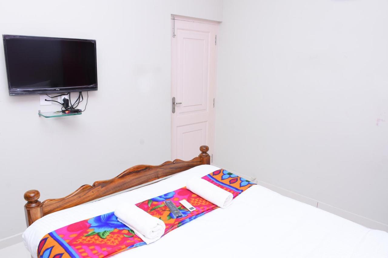 Lia'S Homestay Puducherry Buitenkant foto
